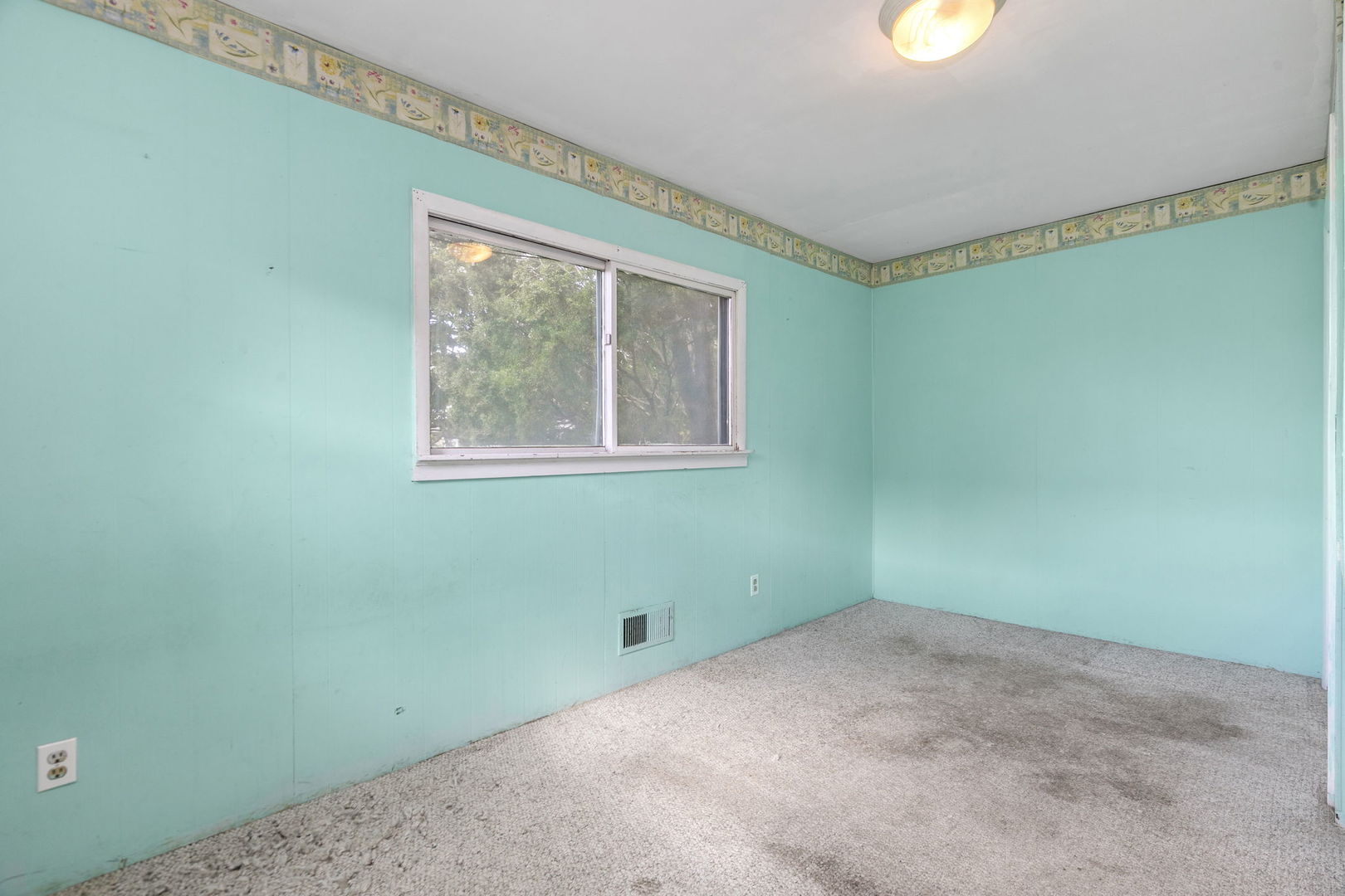 2930 N New England Avenue