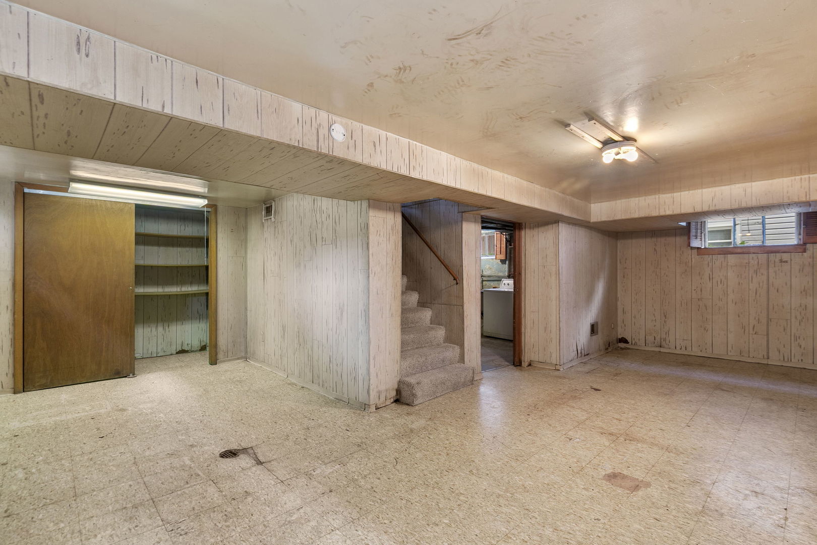 2930 N New England Avenue