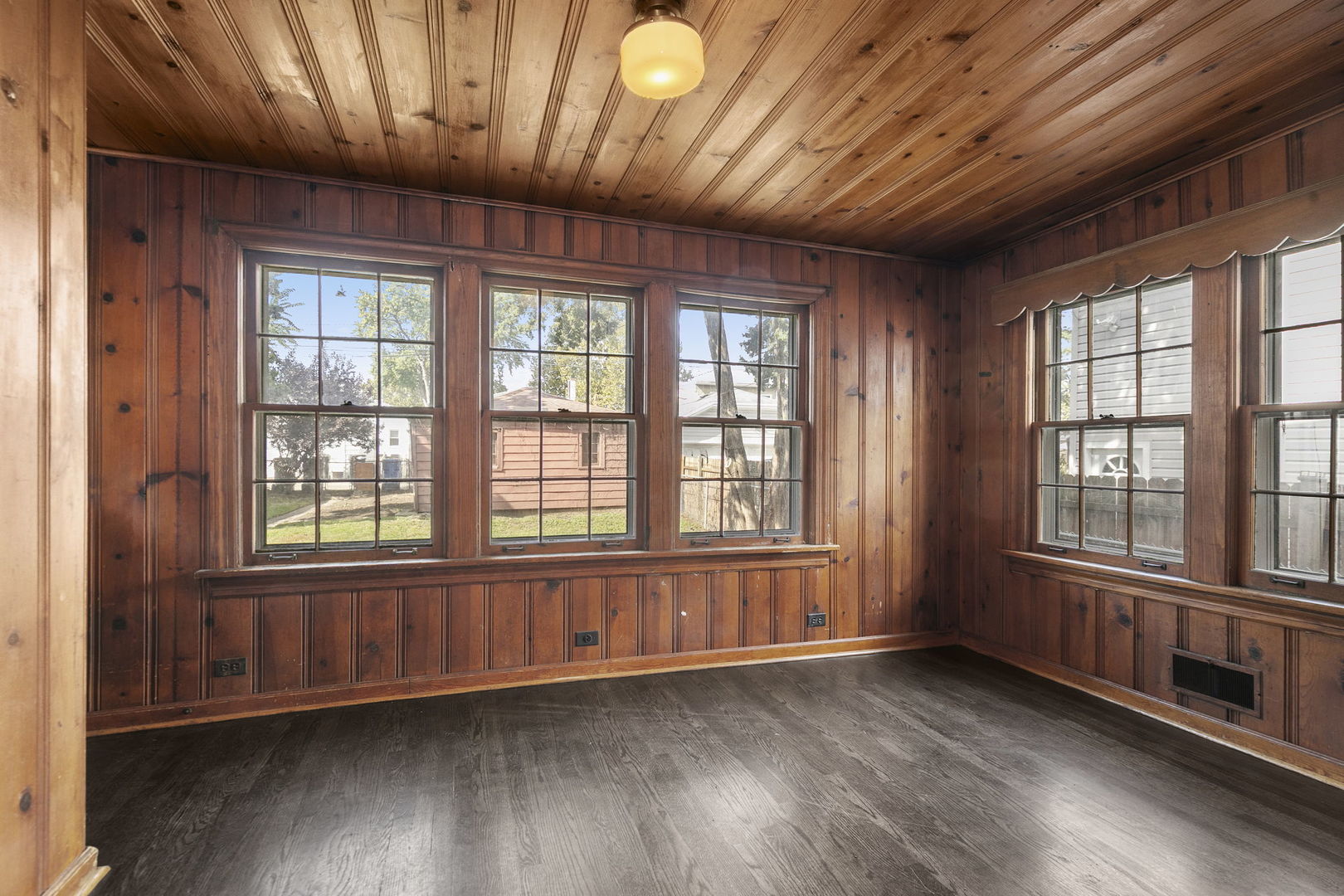 2930 N New England Avenue