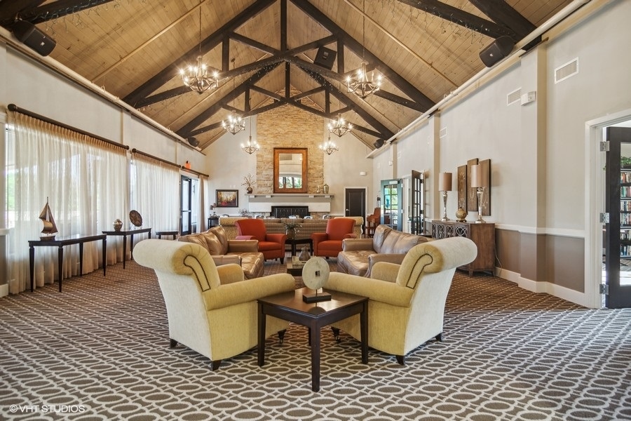 820 Golf Lane