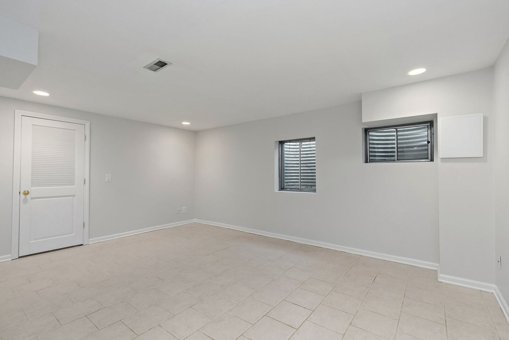 989 N Cove Drive Unit: B