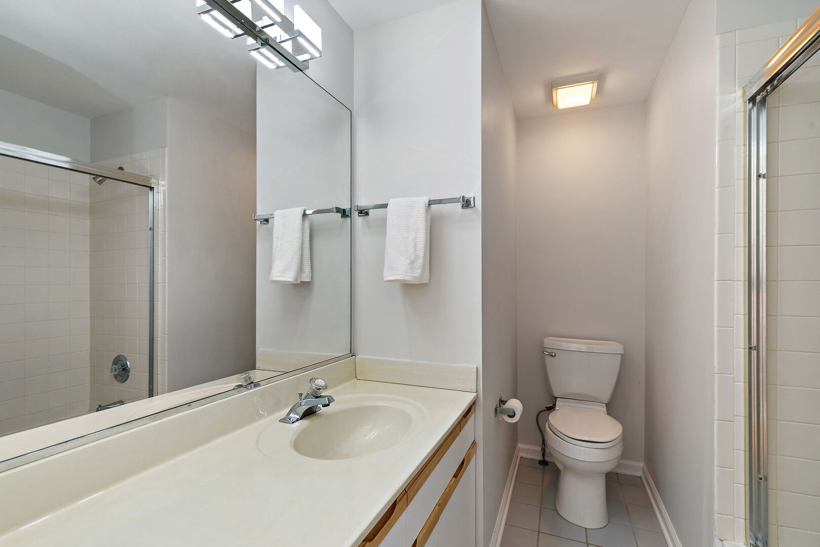 989 N Cove Drive Unit: B