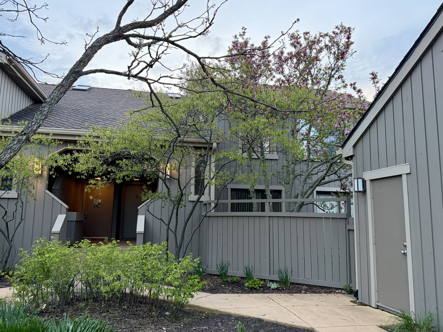 1290 Oak Hill Road
