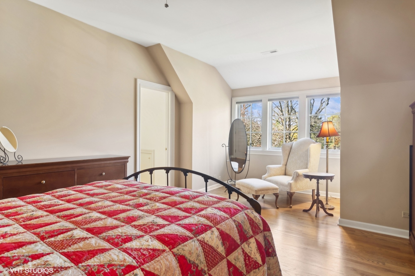 65 ROUND BARN Road
