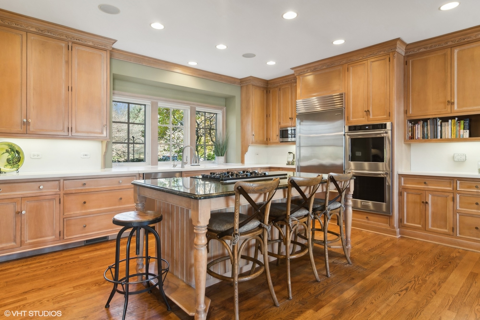 65 ROUND BARN Road