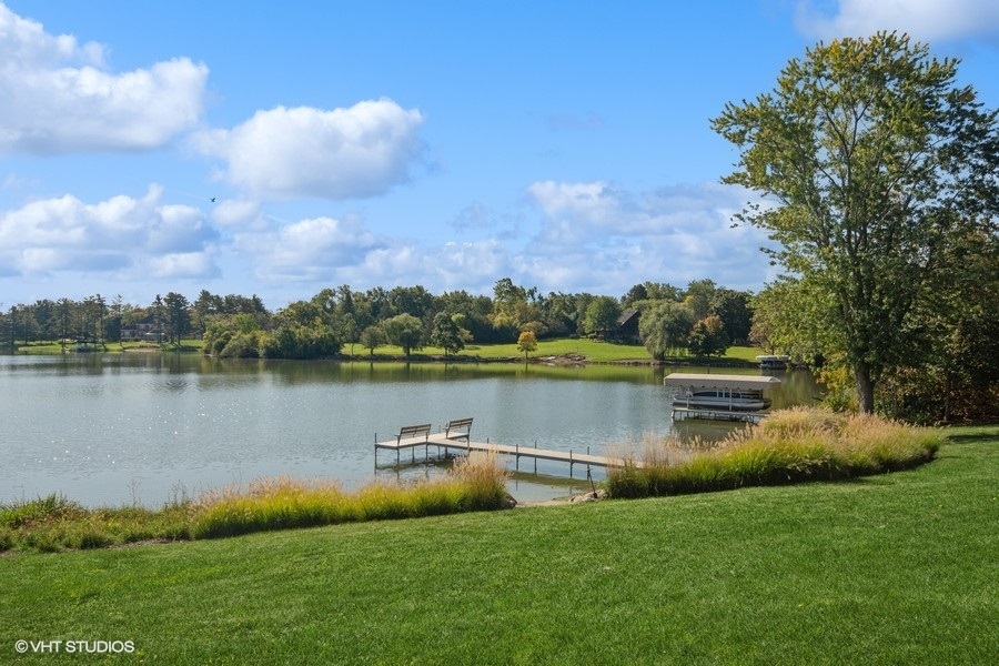 65 ROUND BARN Road