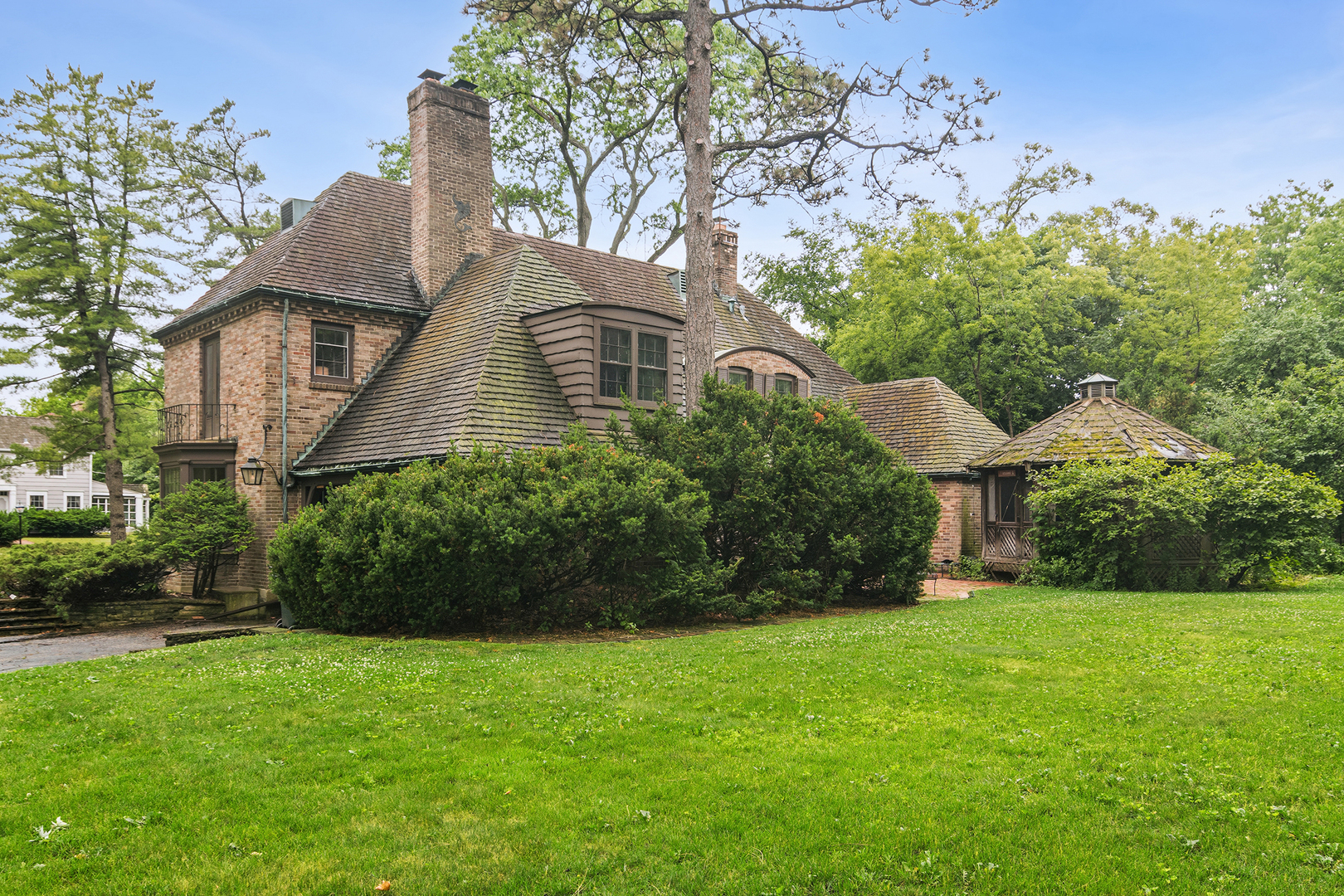 102 Pine Road