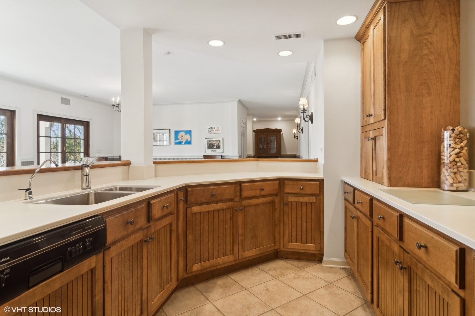 65 ROUND BARN Road