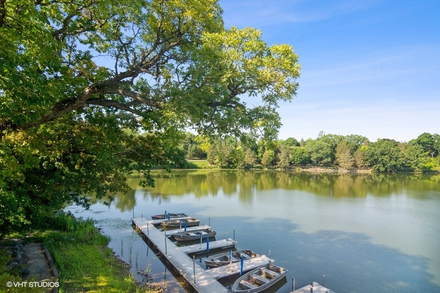 25 Shoreline Road Unit: B