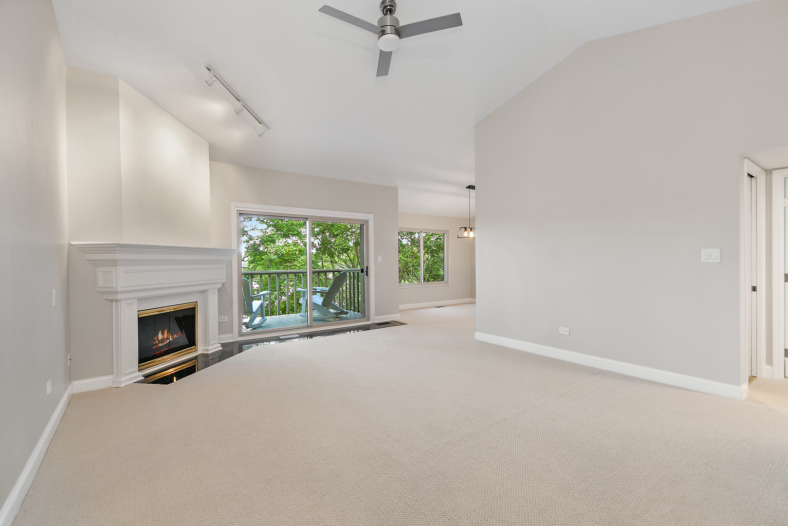 25 Shoreline Road Unit: B