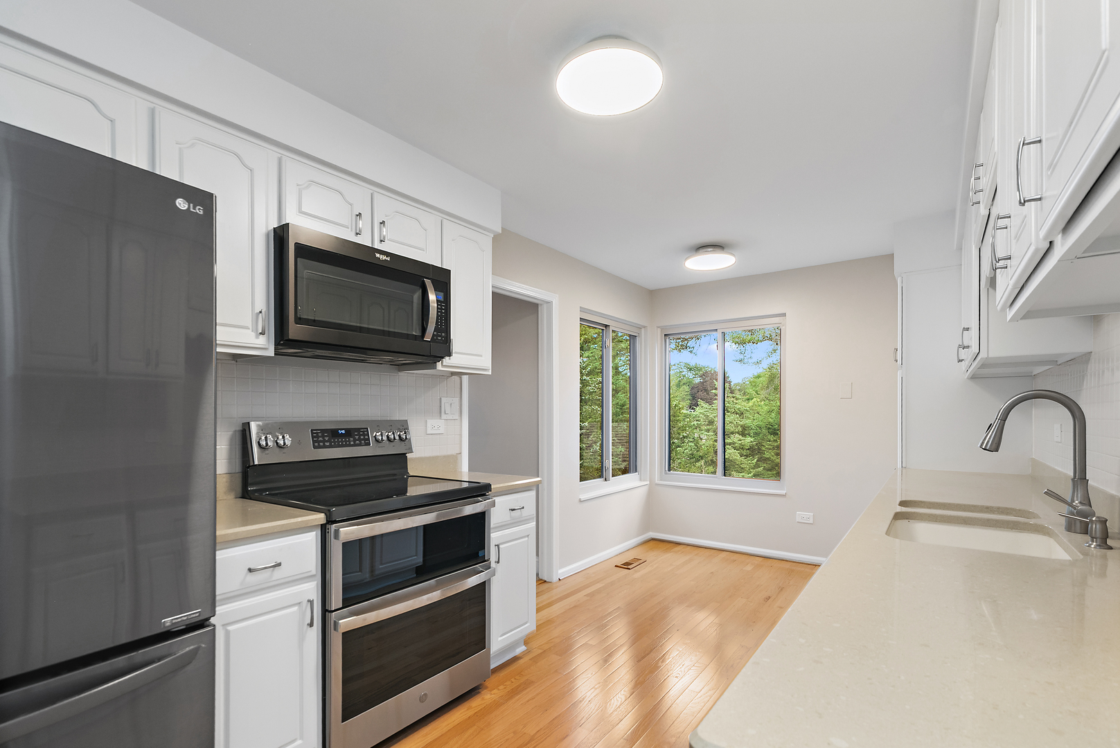 25 Shoreline Road Unit: B
