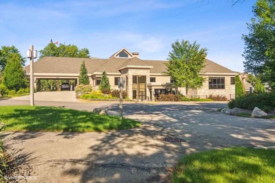 25 Shoreline Road Unit: B