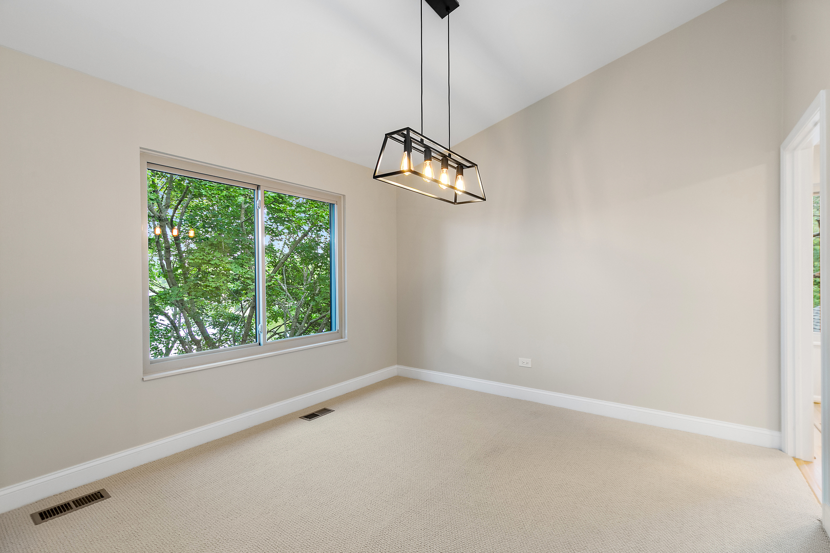 25 Shoreline Road Unit: B
