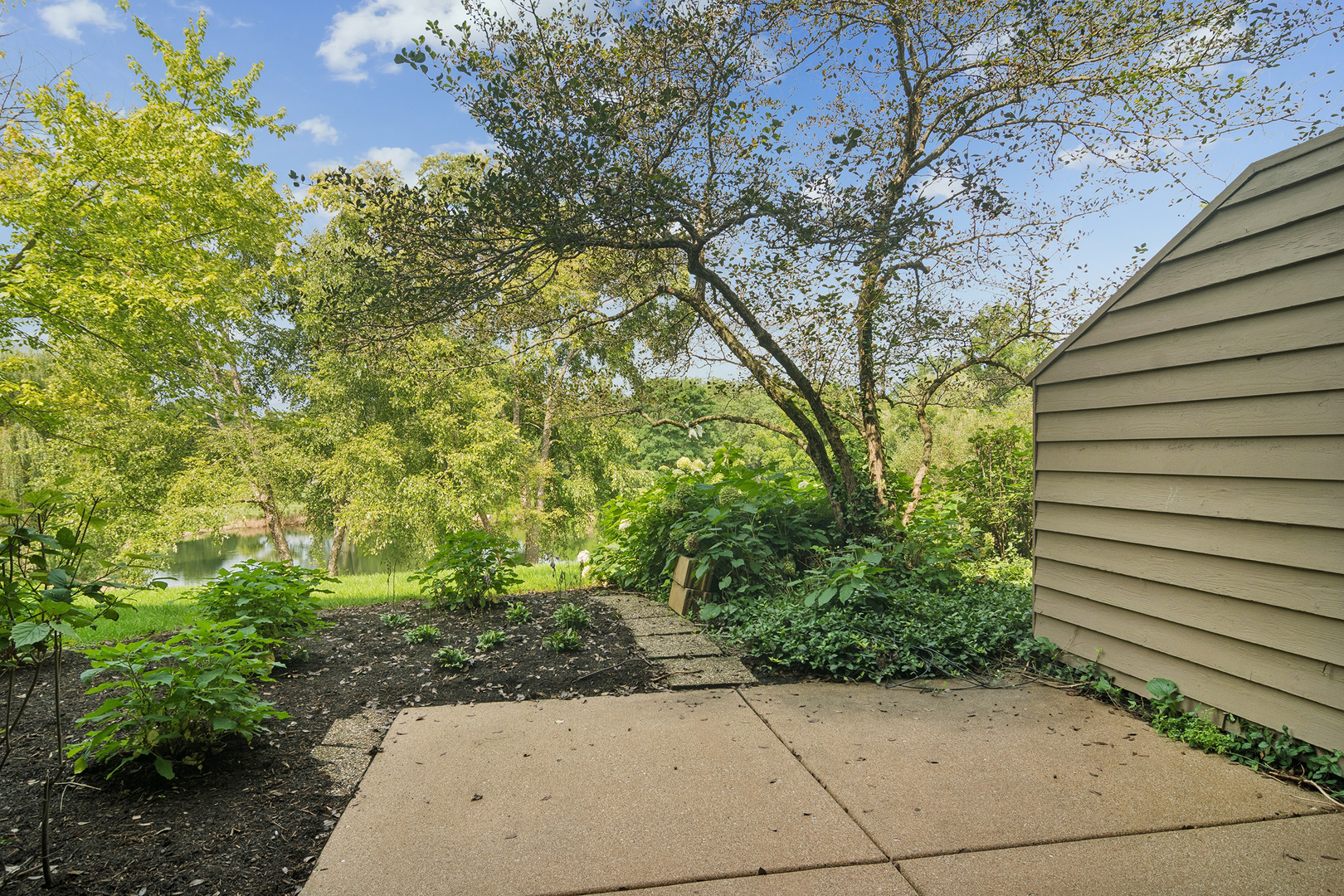 820 Golf Lane