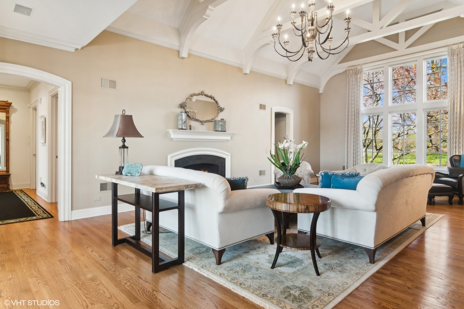 65 ROUND BARN Road