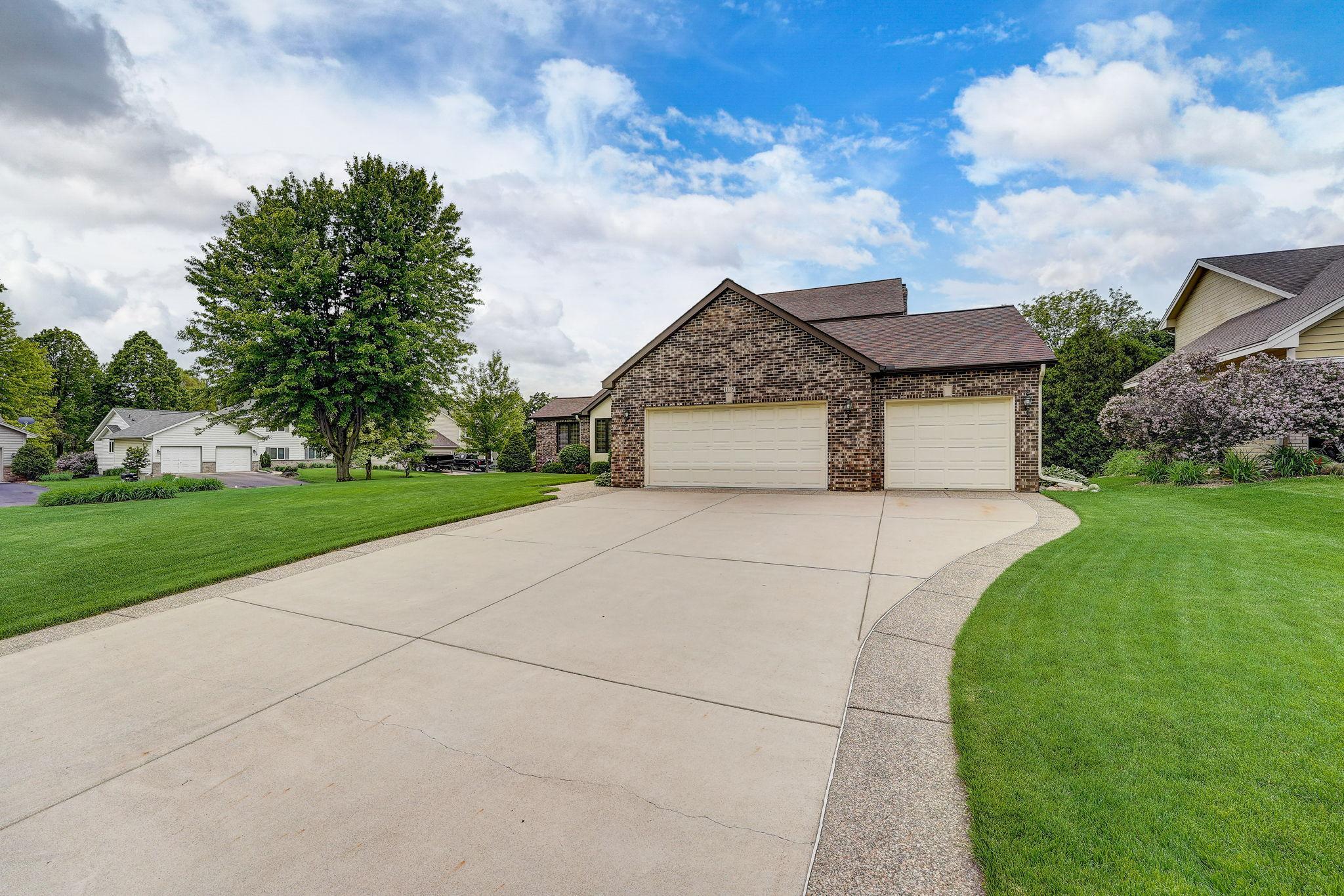 1112 Emerson Court
