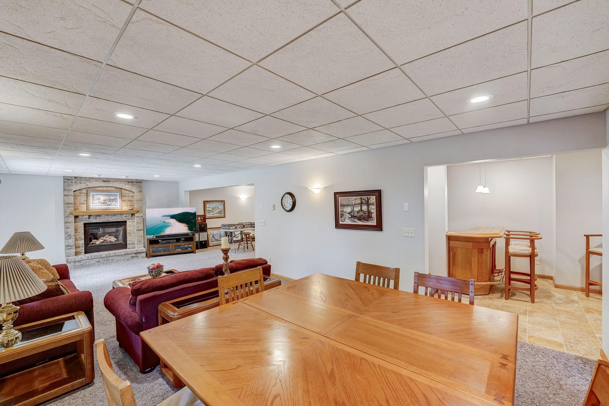 1112 Emerson Court