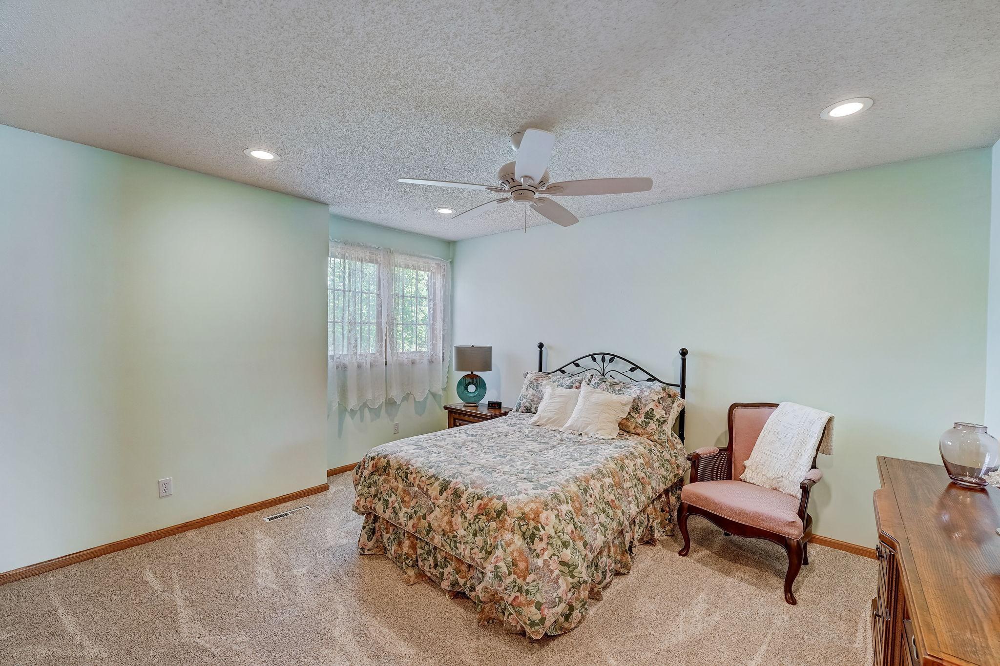 1112 Emerson Court