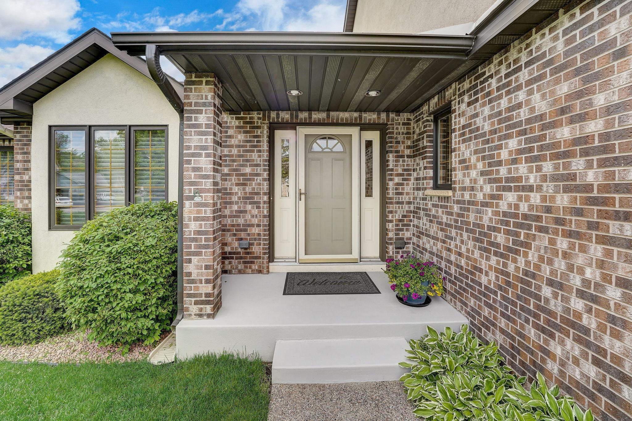 1112 Emerson Court