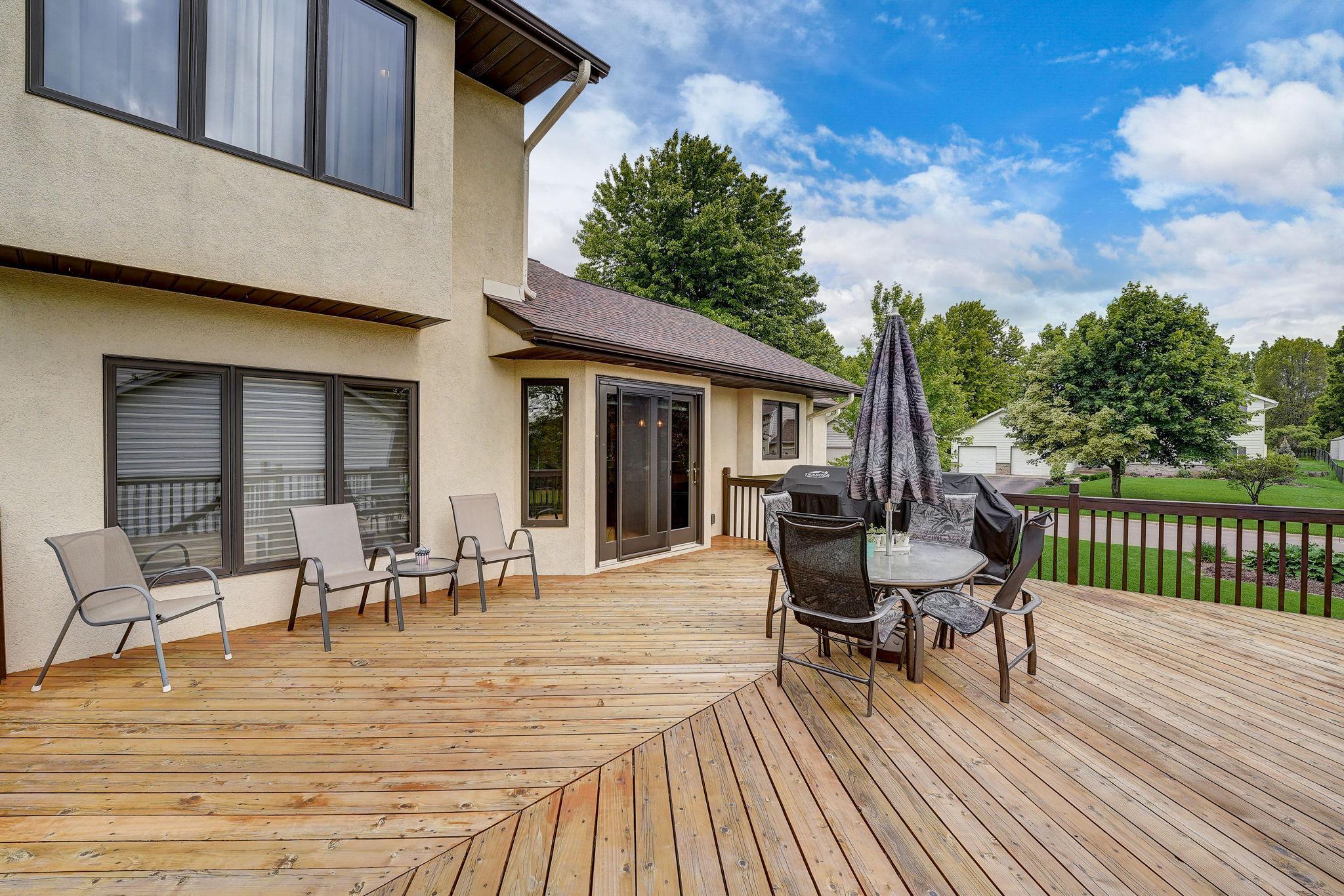 1112 Emerson Court