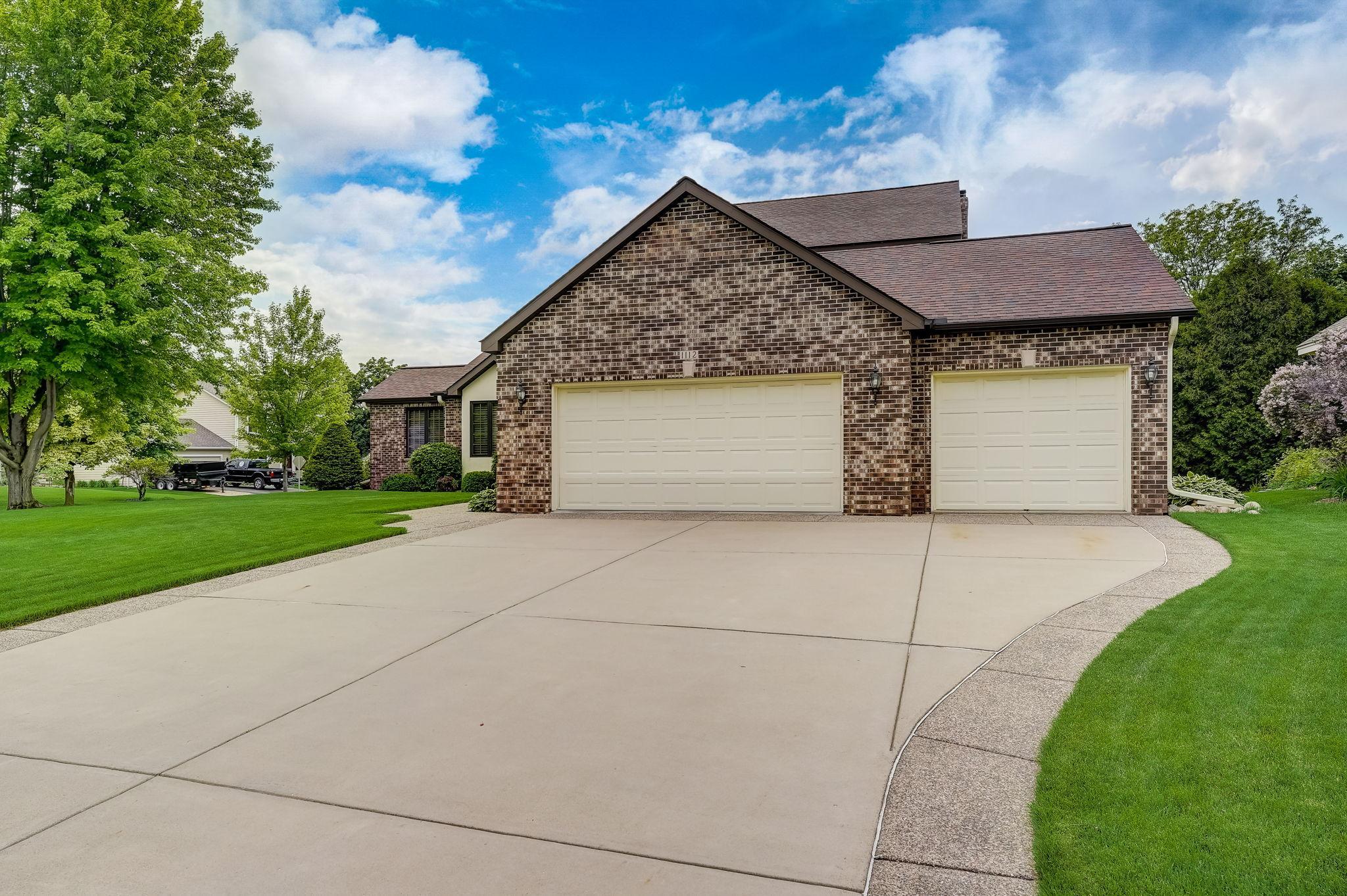 1112 Emerson Court