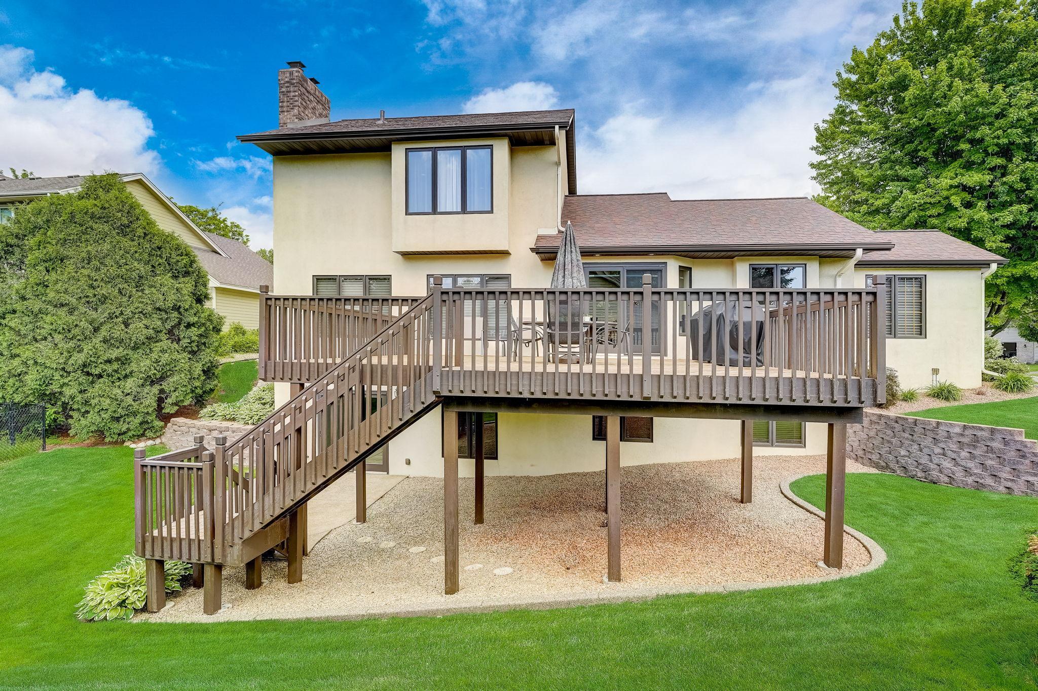 1112 Emerson Court