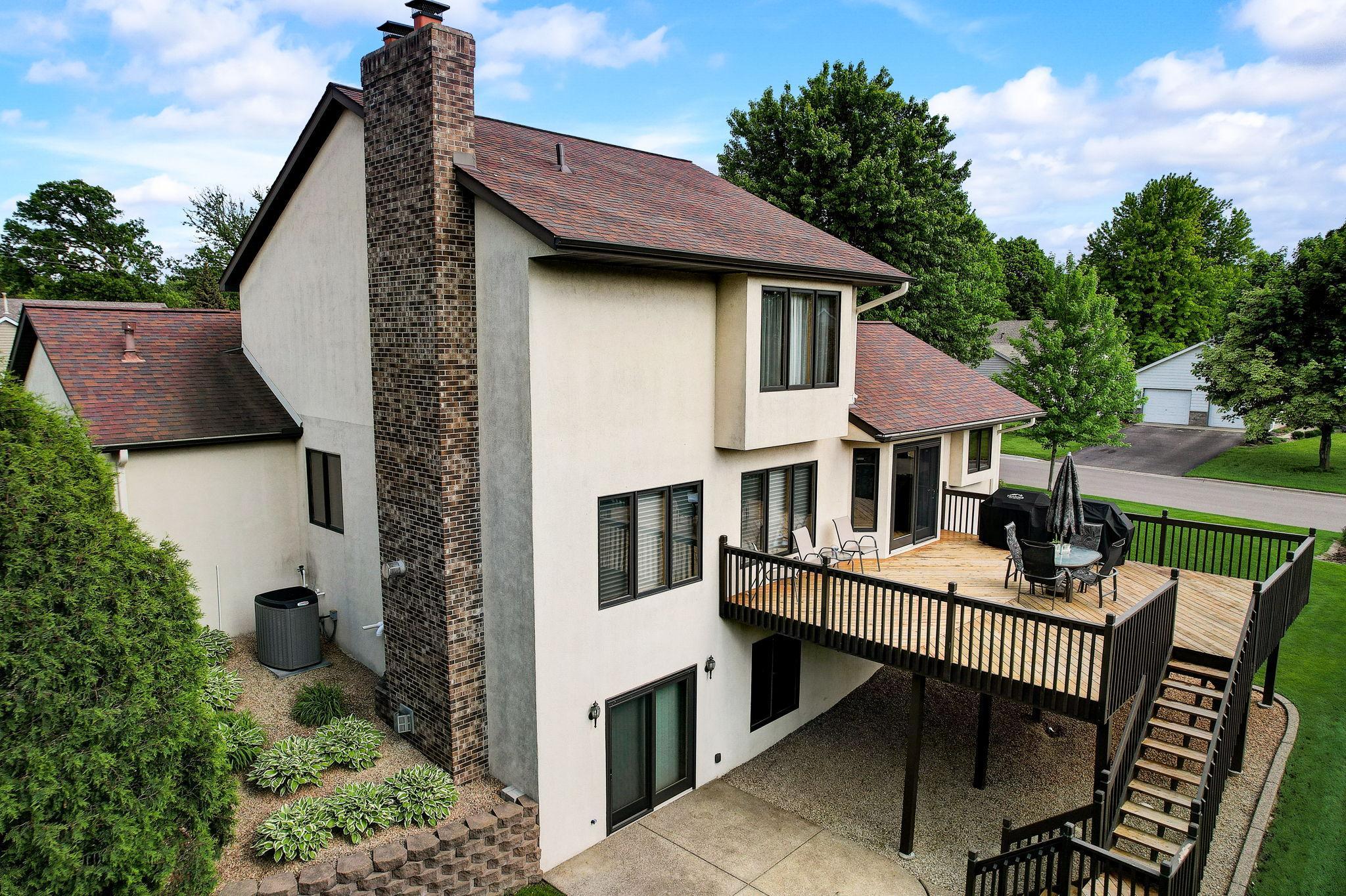 1112 Emerson Court