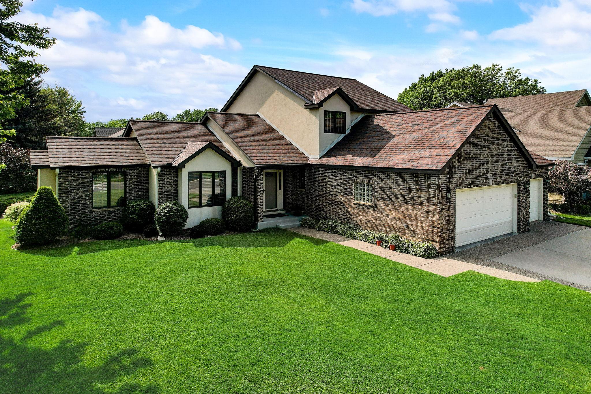 1112 Emerson Court