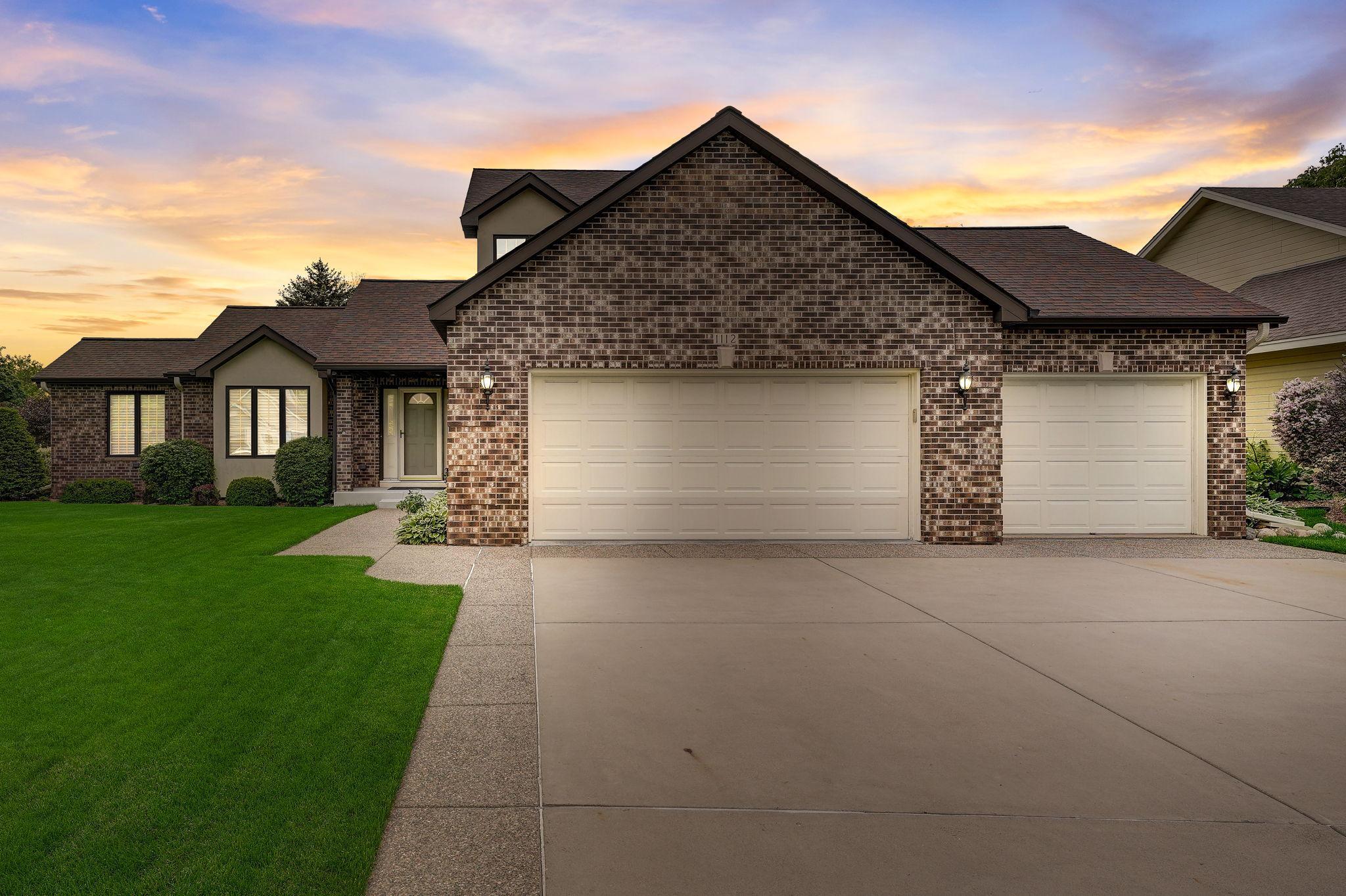 1112 Emerson Court