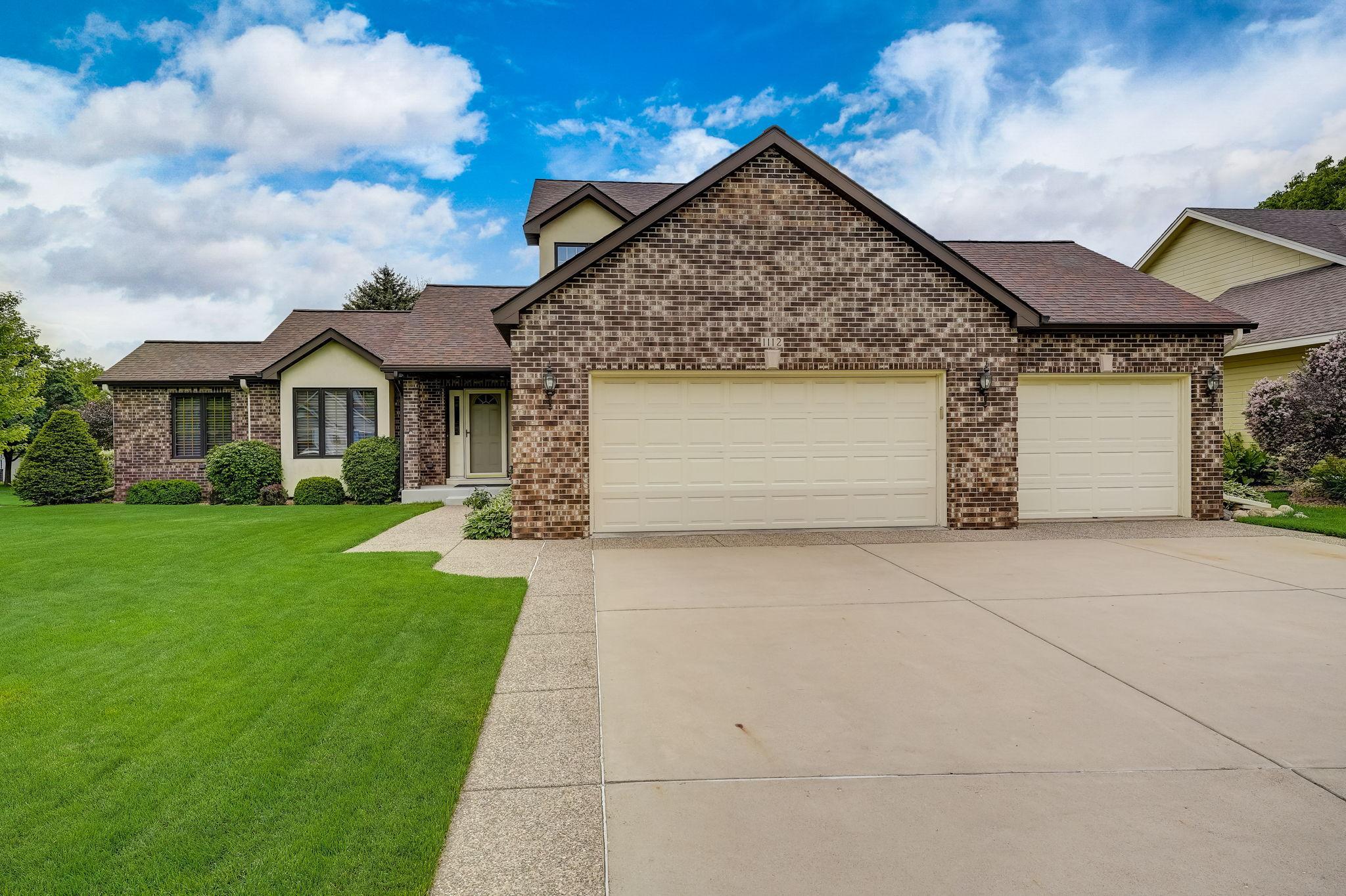 1112 Emerson Court