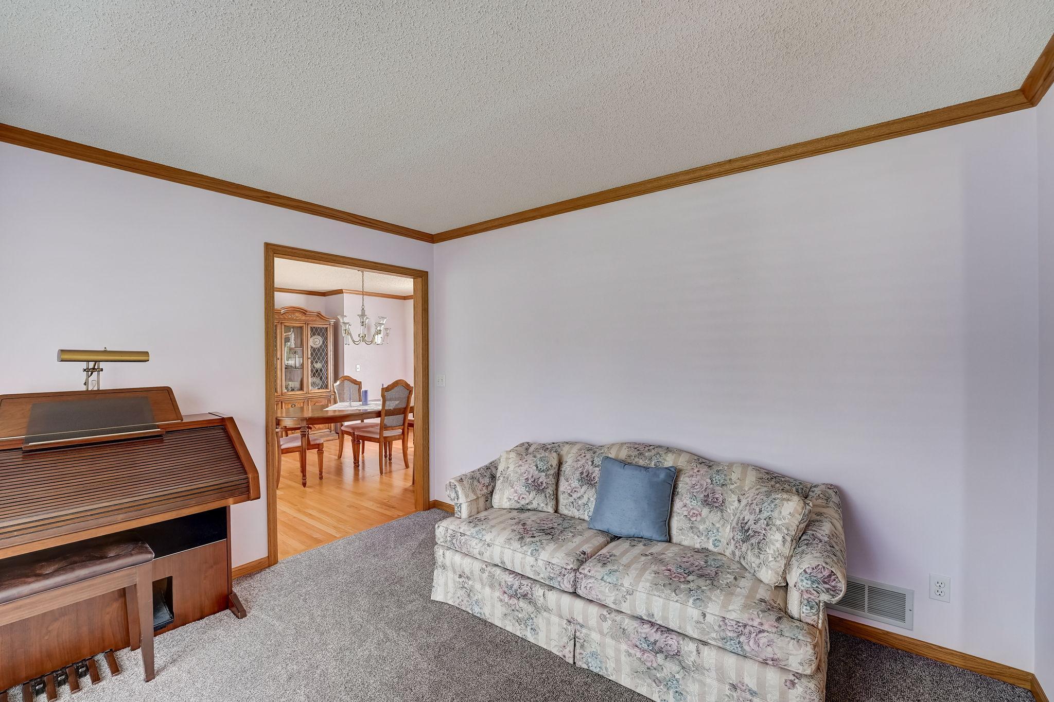 1112 Emerson Court