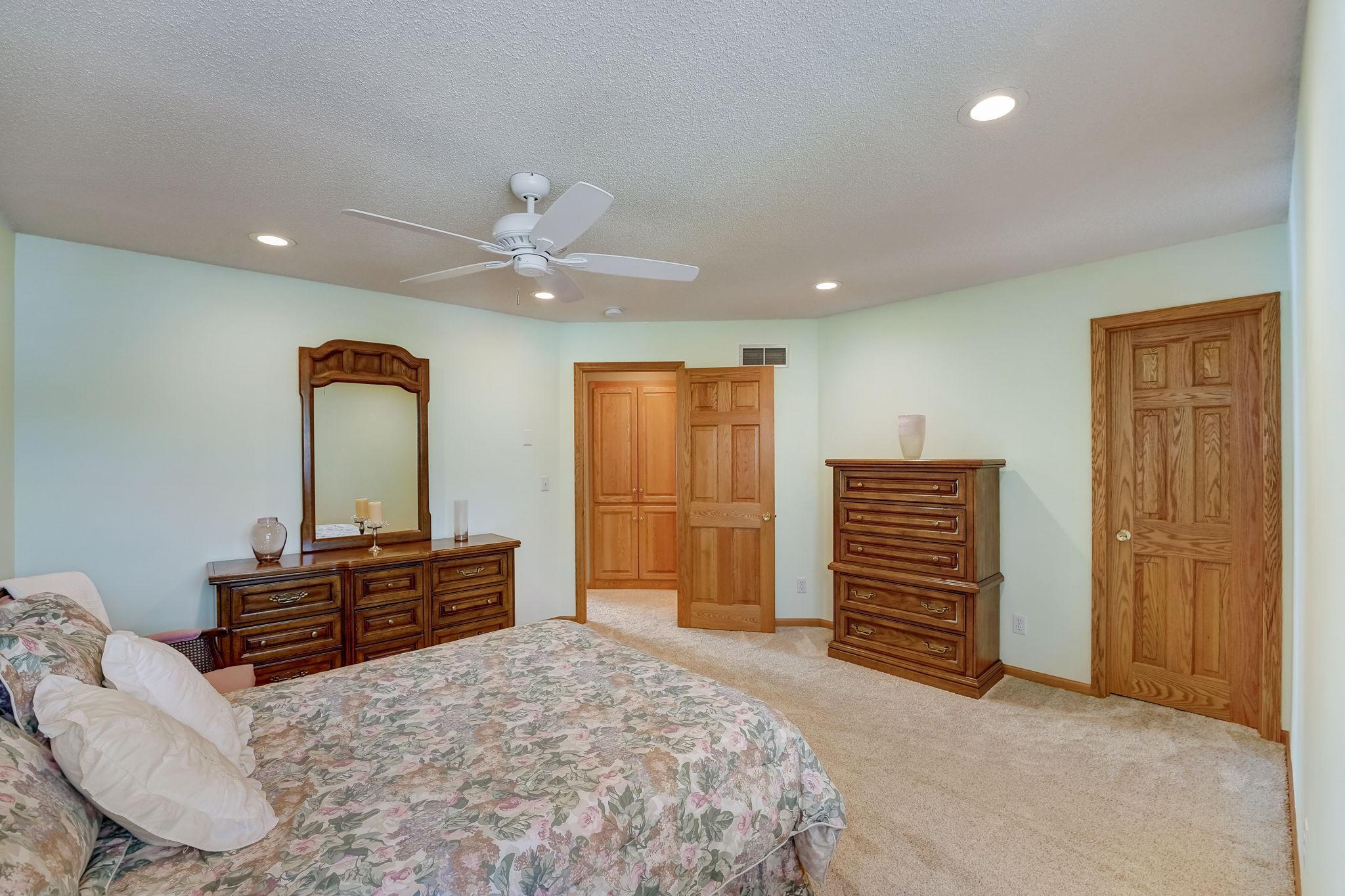 1112 Emerson Court