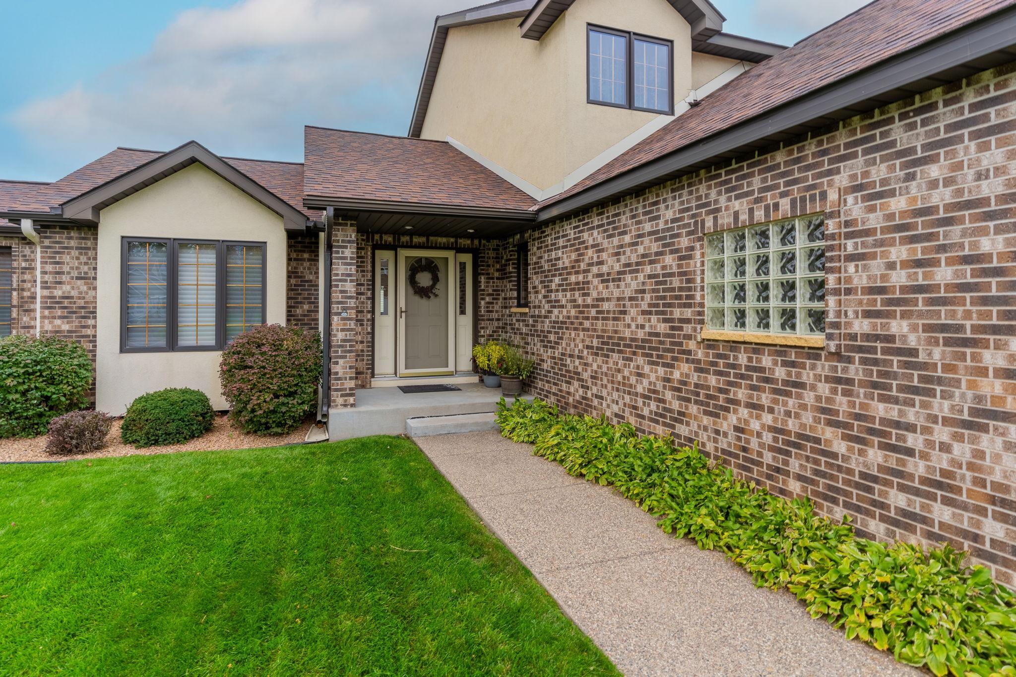 1112 Emerson Court