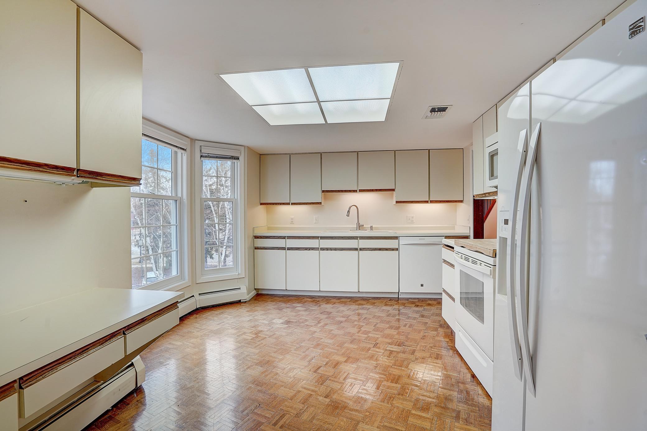 603 Lake Street Unit: 307