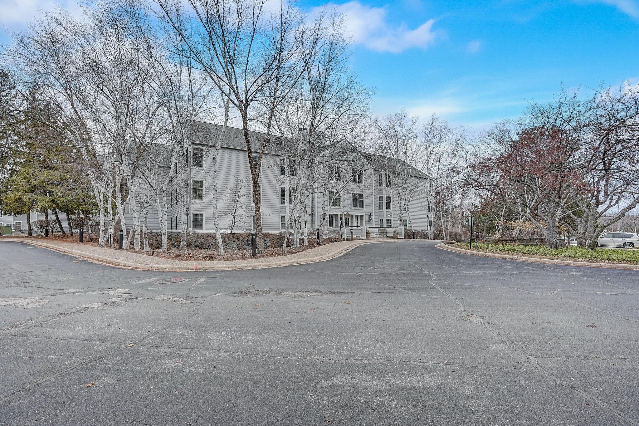 603 Lake Street Unit: 307