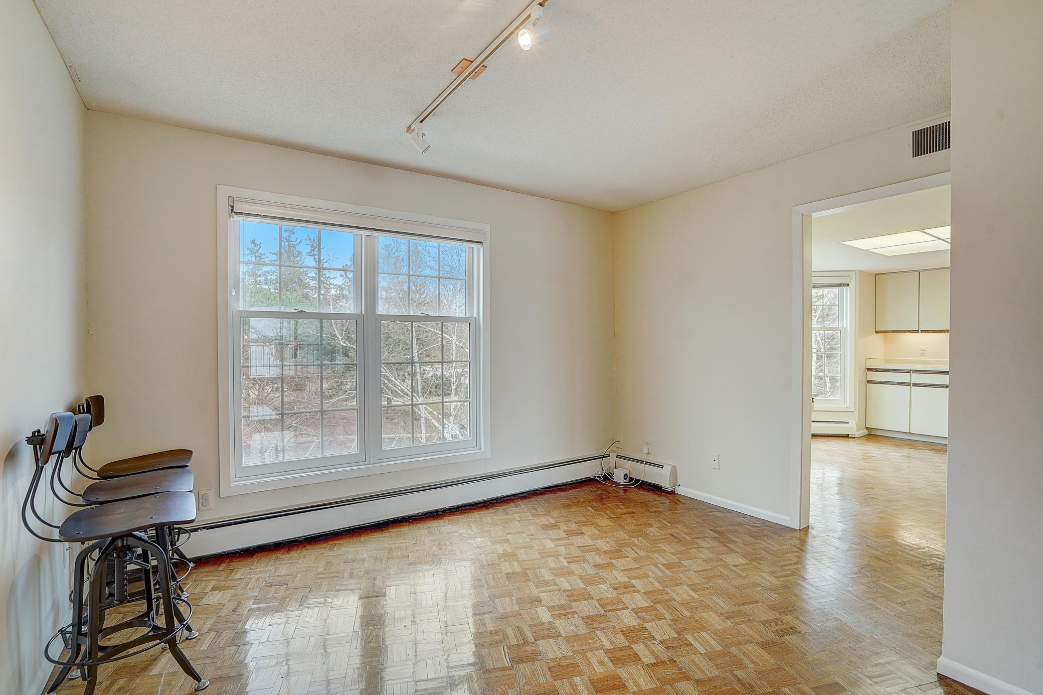 603 Lake Street Unit: 307