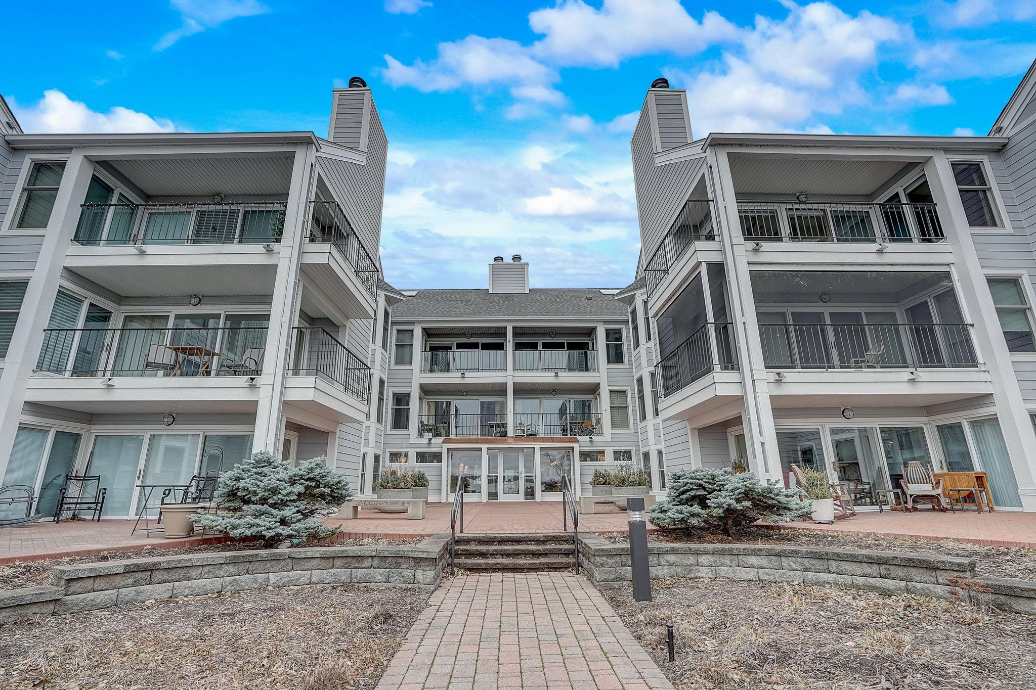 603 Lake Street Unit: 307