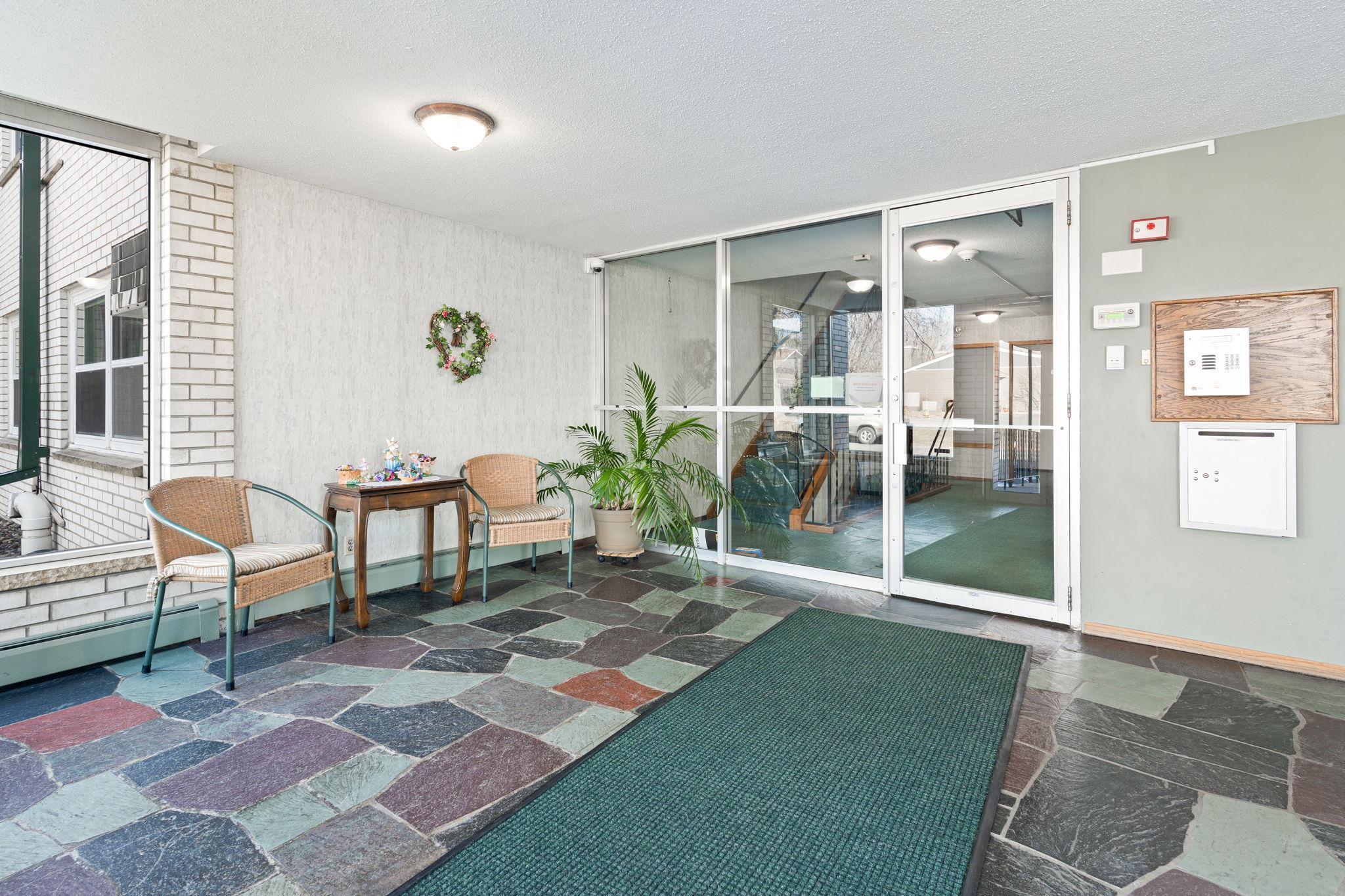 2730 Dale Street N Unit: D304