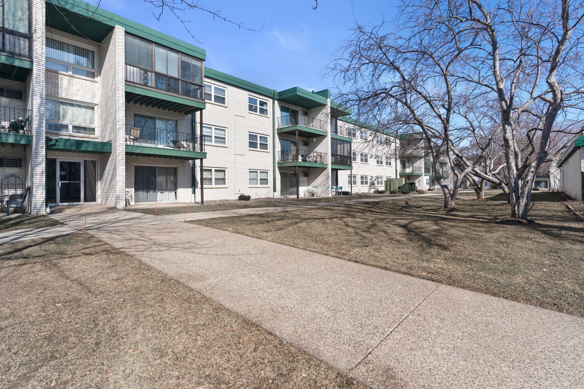 2730 Dale Street N Unit: D304