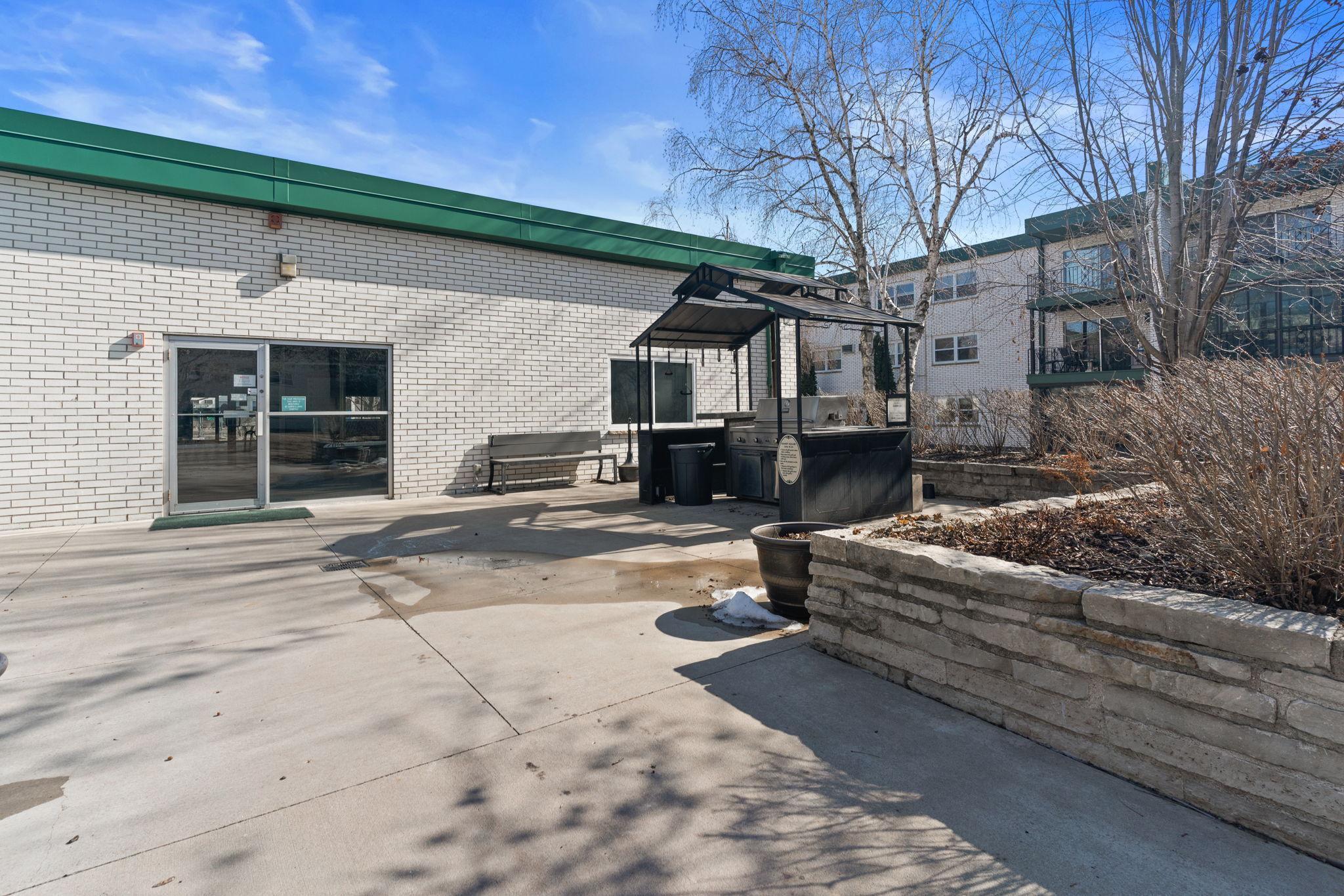 2730 Dale Street N Unit: D304