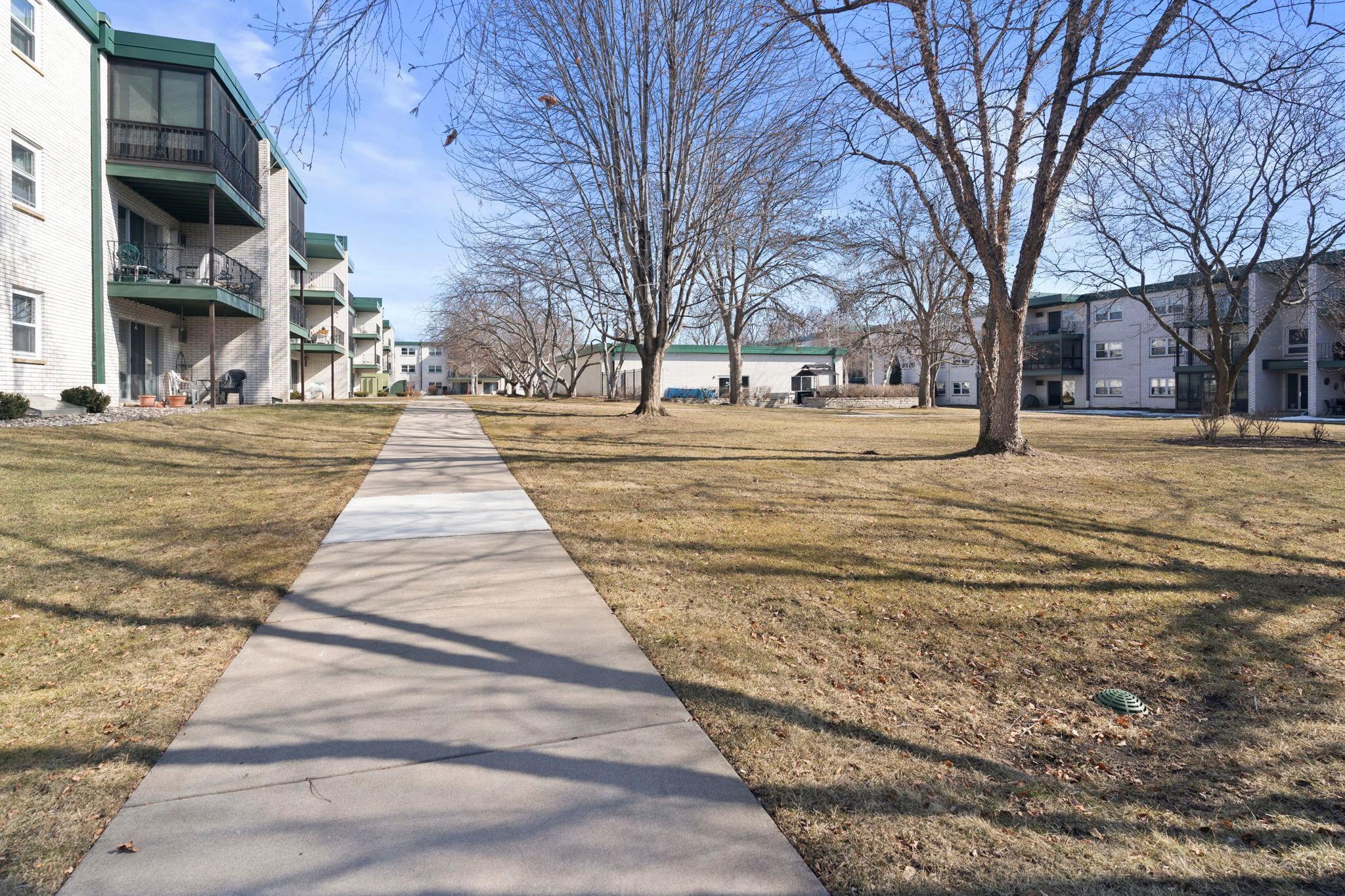 2720 Dale Street N Unit: C213