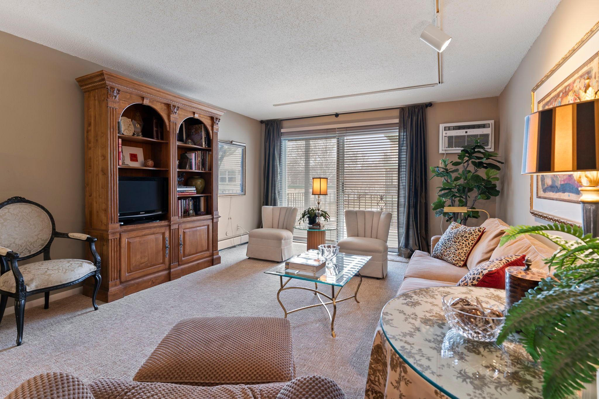 2720 Dale Street N Unit: C213