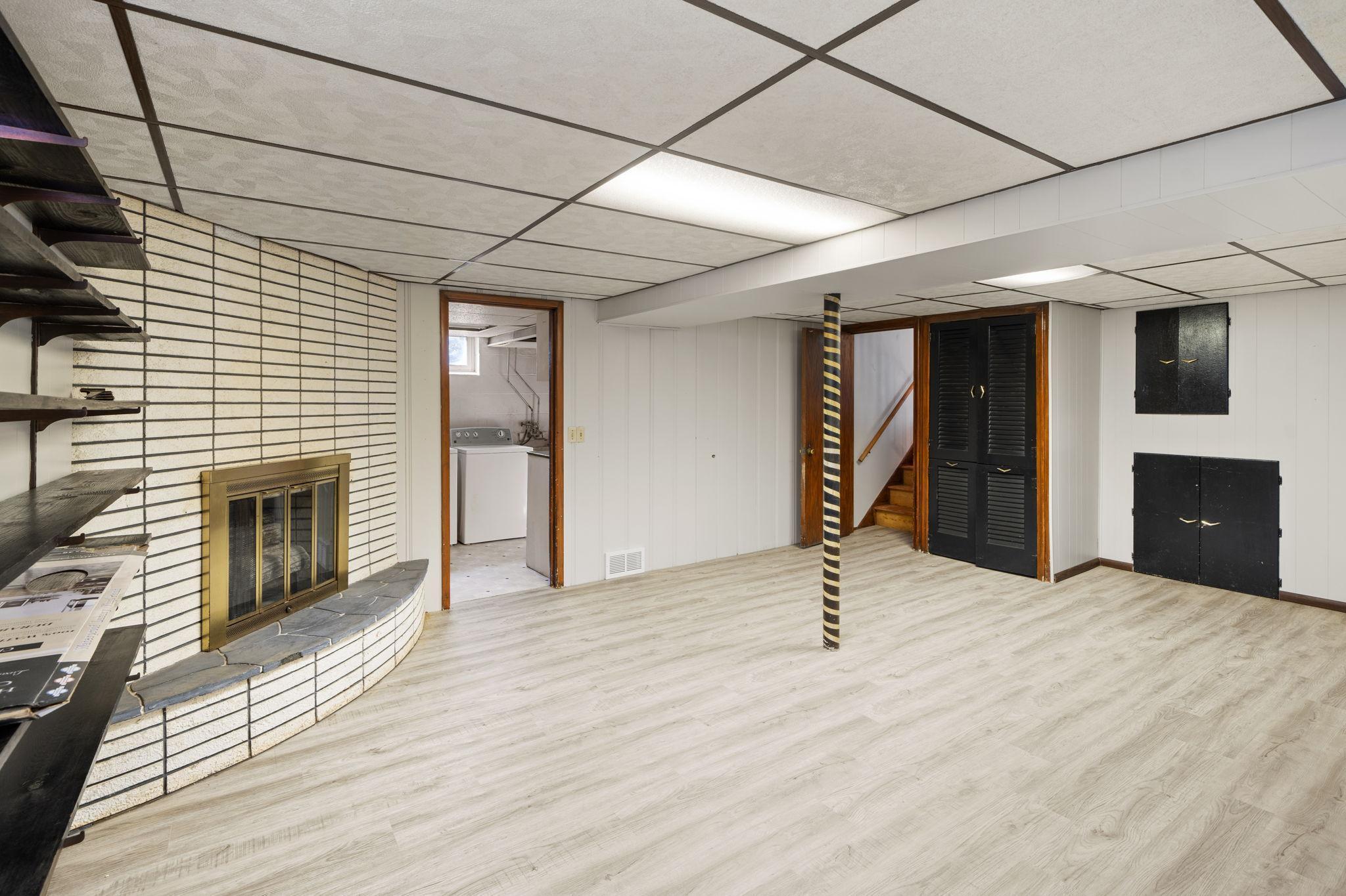 2374 Oak Lane