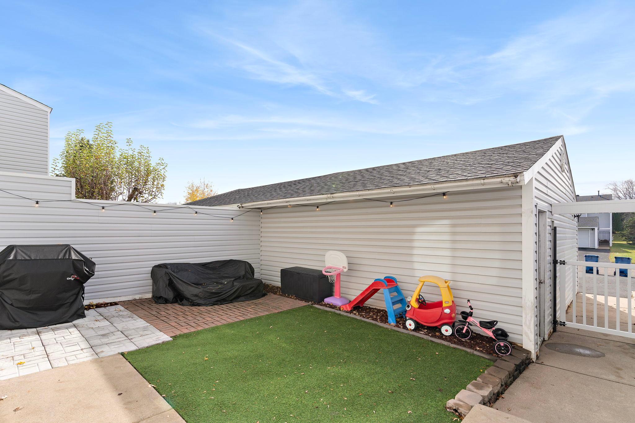 2200 Tower Court