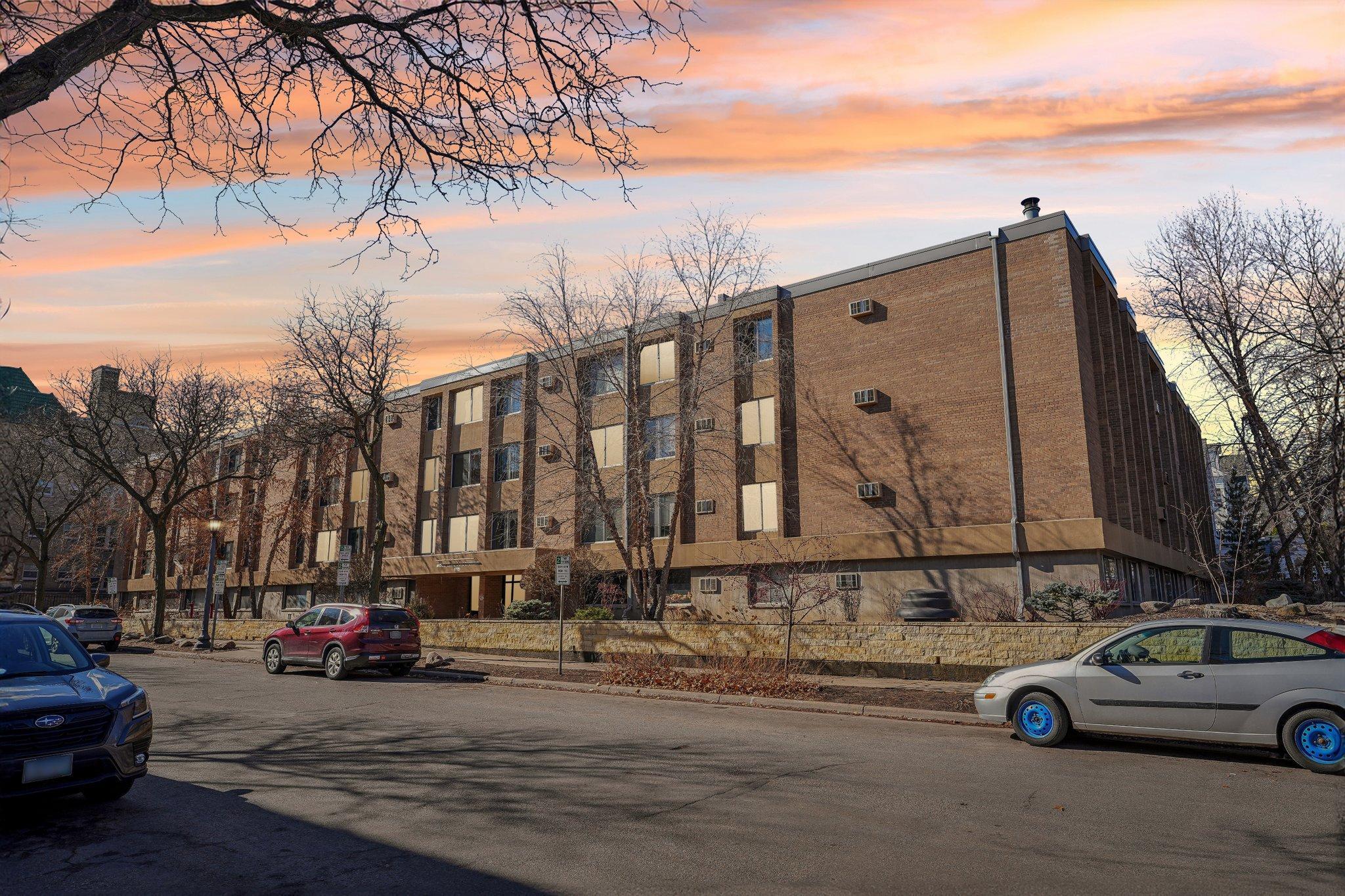 1770 Bryant Avenue S Unit: 408