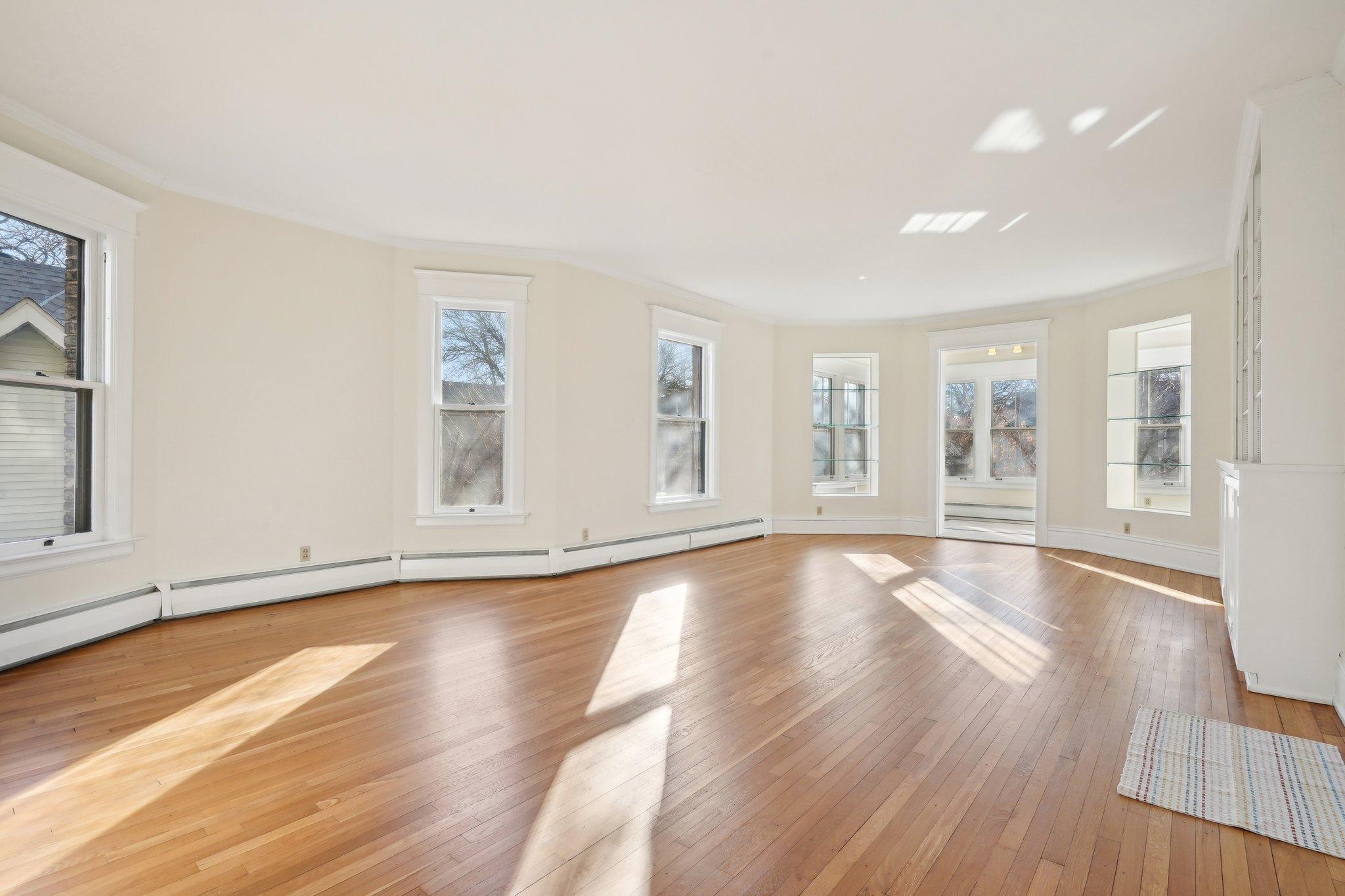 647 Lincoln Avenue Unit: 4