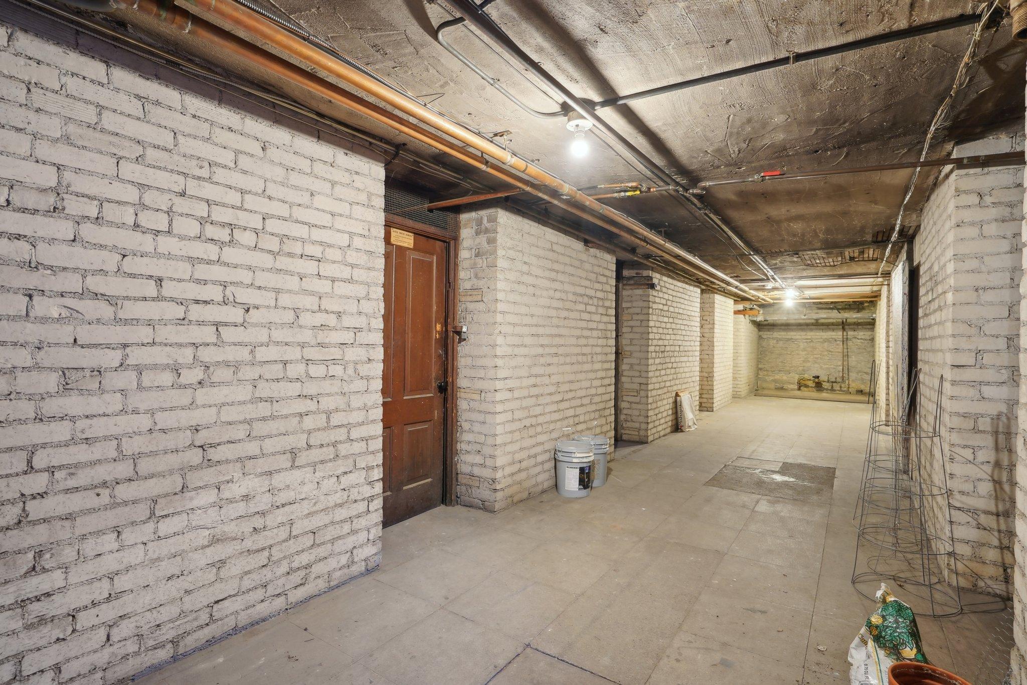 647 Lincoln Avenue Unit: 4
