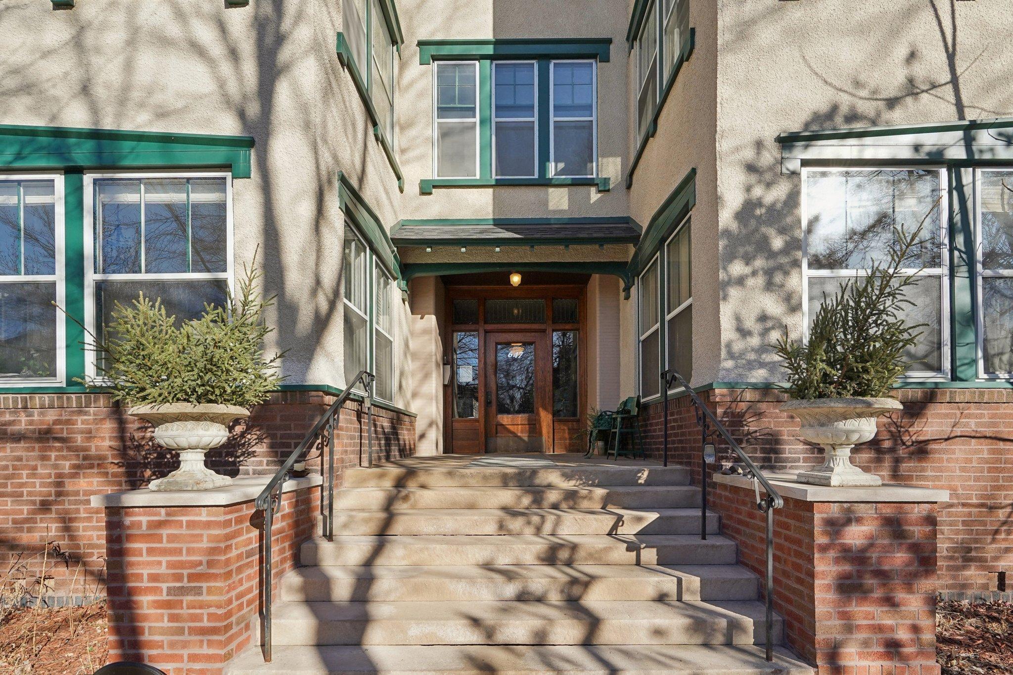 647 Lincoln Avenue Unit: 4