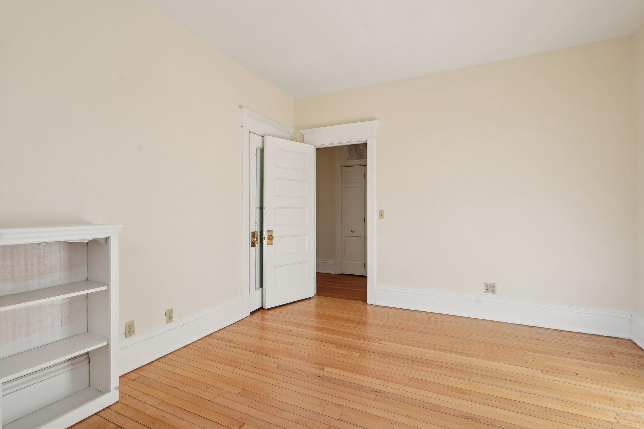 647 Lincoln Avenue Unit: 4