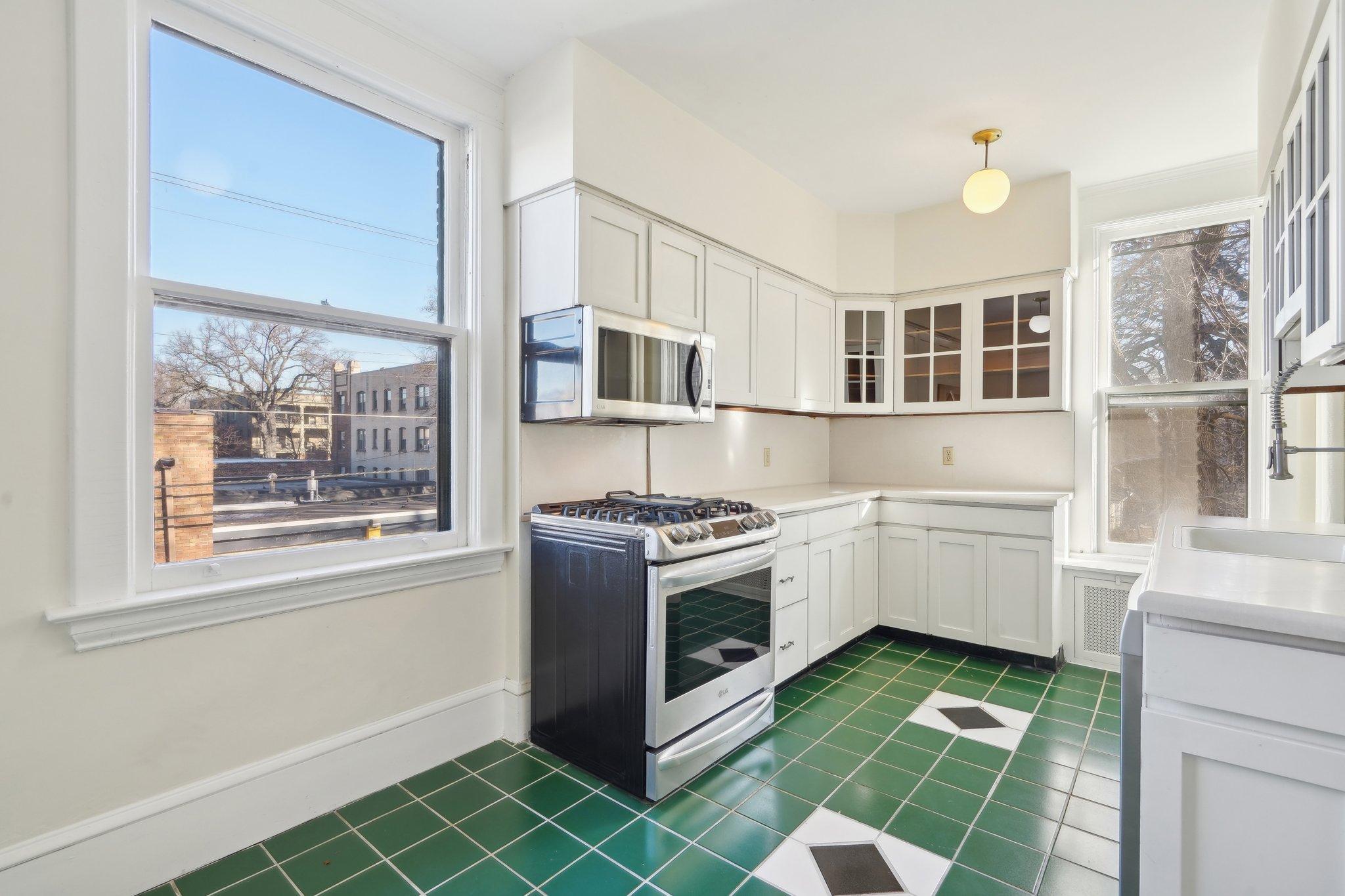 647 Lincoln Avenue Unit: 4